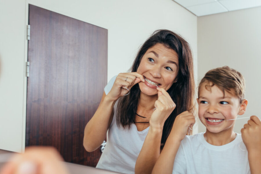 How to floss kids teeth